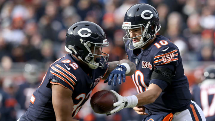 CHICAGO, ILLINOIS – NOVEMBER 24: Mitchell Trubisky #10 of the Chicago Bears hands the ball off to David Montgomery #32 in the first quarter against the New York Giants at Soldier Field on November 24, 2019 in Chicago, Illinois. (Photo by Dylan Buell/Getty Images)