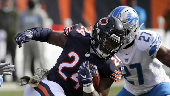 CHICAGO, IL - NOVEMBER 11: Jordan Howard #24 of the Chicago Bears carries the football against Glover Quin #27 of the Detroit Lions in the first quarter at Soldier Field on November 11, 2018 in Chicago, Illinois. (Photo by Jonathan Daniel/Getty Images)