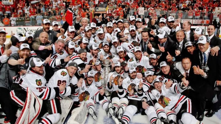 PHILADELPHIA - JUNE 09: Members of the Chicago Blackhawks celebrate winning the Stanley Cup after defeating the Philadelphia Flyers 4-3 in Game Six of the 2010 NHL Stanley Cup Final at the Wachovia Center on June 9, 2010 in Philadelphia, Pennsylvania. (Photo by Len Redkoles/NHLI via Getty Images)