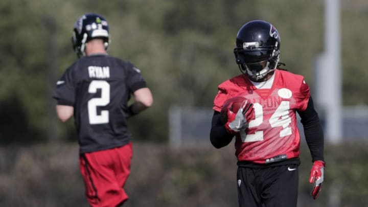 HOUSTON, TX - FEBRUARY 02: Devonta Freeman HOUSTON, TX - FEBRUARY 02: Devonta Freeman