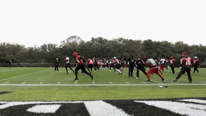 HOUSTON, TX - FEBRUARY 03: The Atlanta Falcons warm up before the Super Bowl LI practice on February 3, 2017 in Houston, Texas. (Photo by Tim Warner/Getty Images)