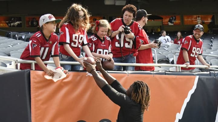 CHICAGO, IL - SEPTEMBER 10: Takkarist McKinley (Photo by David Banks/Getty Images)