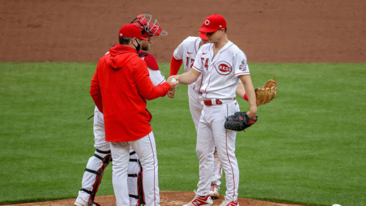CINCINNATI, OHIO - APRIL 17: Manager David Bell of the Cincinnati Reds relieves Sonny Gray #54 in the fifth inning. (Photo by Dylan Buell/Getty Images)
