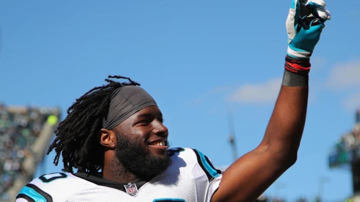 PHILADELPHIA, PA - OCTOBER 21: Tight end Ian Thomas #80 of the Carolina Panthers reacts to fans as he walks off the field at halftaime during the game against the Philadelphia Eagles at Lincoln Financial Field on October 21, 2018 in Philadelphia, Pennsylvania. (Photo by Brett Carlsen/Getty Images)