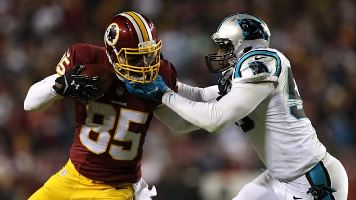 LANDOVER, MD - DECEMBER 19: Tight end Vernon Davis