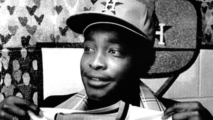 HOUSTON, TX – JANUARY 31: Second baseman Joe Morgan #8 of the Houston Astros shows off his jersey after signing with the Astros on January 31, 1980 in Houston, Texas. (Photo by B Bennett/Getty Images)