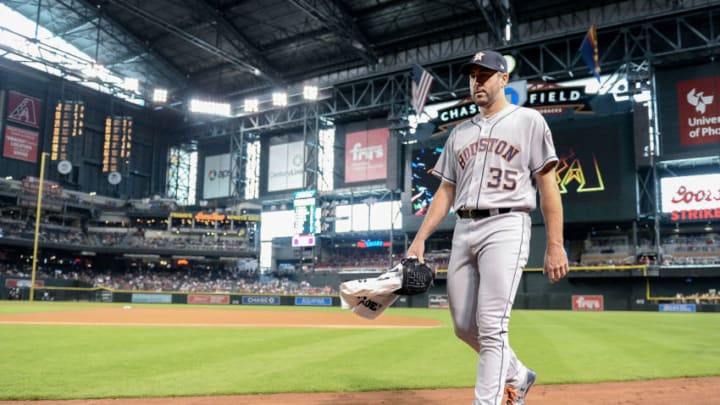 PHOENIX, AZ - MAY 06: Justin Verlander #35 of the Houston Astros walks to the dugout for the MLB game against the Arizona Diamondbacks at Chase Field on May 6, 2018 in Phoenix, Arizona. (Photo by Jennifer Stewart/Getty Images)