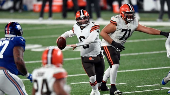 Cleveland Browns quarterback Baker Mayfield (6) looks to throw to running back Nick Chubb (24) in the second half. The Giants lose to the Browns, 20-6, at MetLife Stadium on Sunday, December 20, 2020, in East Rutherford.Nyg Vs Cle