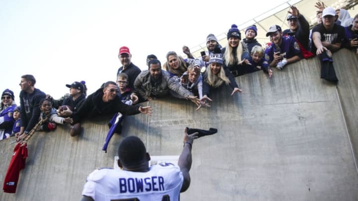 CINCINNATI, OHIO - NOVEMBER 10: Tyus Bowser #54 of the Baltimore Ravens throws his gloves to fans after the game against the Cincinnati Bengals at Paul Brown Stadium on November 10, 2019 in Cincinnati, Ohio. (Photo by Silas Walker/Getty Images)