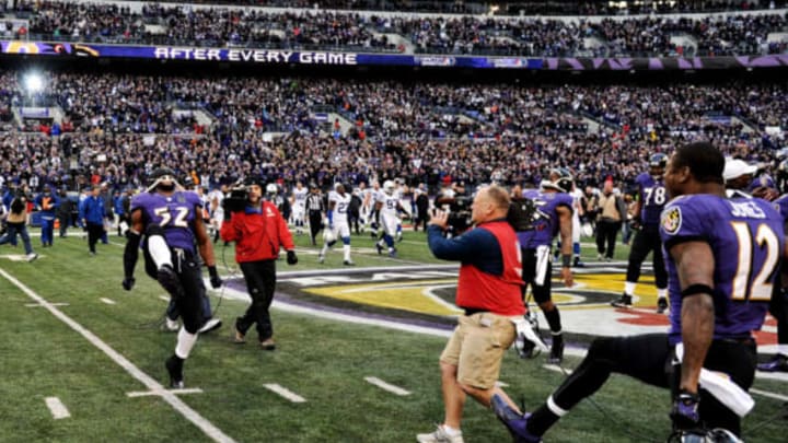 BALTIMORE, MD – JANUARY 06: Ray Lewis #52 of the Baltimore Ravens dances one last time on the field after defeating the Indianapolis Colts during the AFC Wild Card Playoff Game at M&T Bank Stadium on January 6, 2013 in Baltimore, Maryland. (Photo by Patrick Smith/Getty Images)