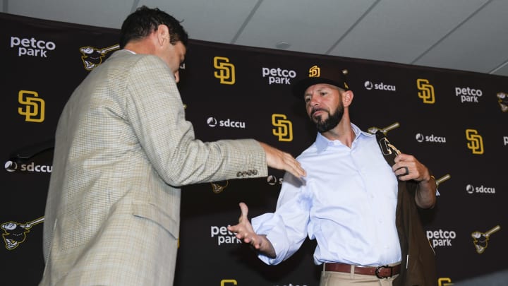 SAN DIEGO, CA – OCTOBER 31: Jayce Tingler (R) shakes hands with San Diego Padres general manager A.J. Preller at a news conference held to announce Tingler’s hiring as the new manager of the San Diego Padres at Petco Park October 31, 2019 in San Diego, California. (Photo by Denis Poroy/Getty Images)