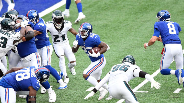 New York Giants running back Wayne Gallman (22) rushes towards the endzone, setting up for a touchdown on the next play in the second half. The Giants defeat the Eagles, 27-17, at MetLife Stadium on Sunday, Nov. 15, 2020.Nyg Vs Phi