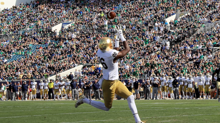 JACKSONVILLE, FL – NOVEMBER 05: Torii Hunter Jr. #16 of the Notre Dame Fighting Irish attempts a reception during the game against the Navy Midshipmen at EverBank Field on November 5, 2016 in Jacksonville, Florida. (Photo by Sam Greenwood/Getty Images)