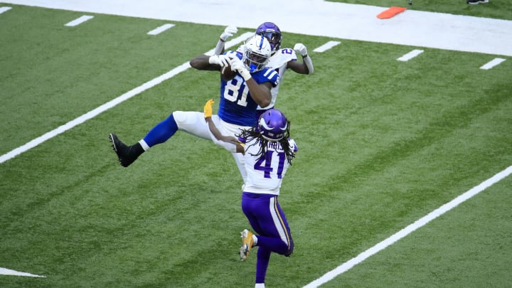 Mo Alie-Cox #81 of the Indianapolis Colts catches a pass against the Minnesota Vikings at Lucas Oil Stadium on September 20, 2020 in Indianapolis, Indiana. (Photo by Andy Lyons/Getty Images)