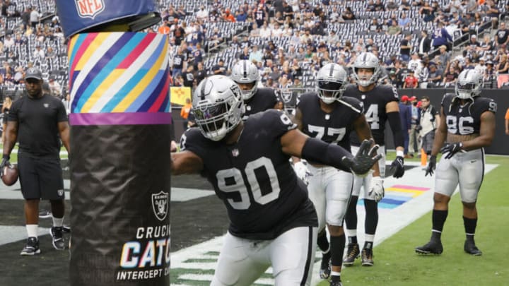 LAS VEGAS, NEVADA - OCTOBER 10: Defensive tackle Johnathan Hankins #90 of the Las Vegas Raiders warms up before a game against the Chicago Bears at Allegiant Stadium on October 10, 2021 in Las Vegas, Nevada. The Bears defeated the Raiders 20-9. (Photo by Ethan Miller/Getty Images)