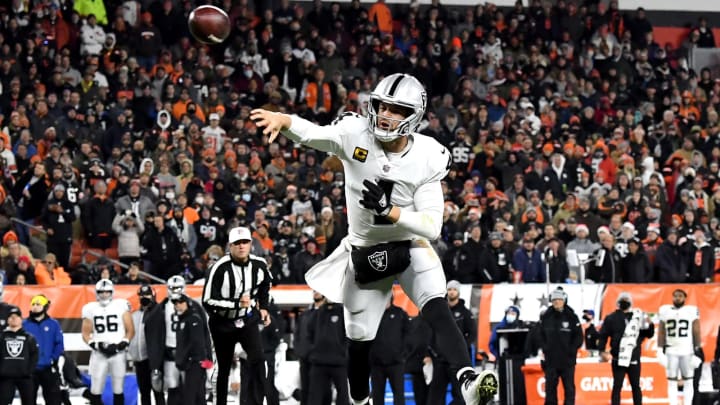CLEVELAND, OHIO – DECEMBER 20: Derek Carr #4 of the Las Vegas Raiders throws the ball in the first half of the game against the Cleveland Browns at FirstEnergy Stadium on December 20, 2021, in Cleveland, Ohio. (Photo by Nick Cammett/Getty Images)