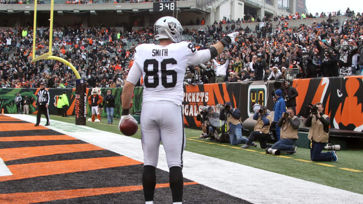 CINCINNATI, OH – DECEMBER 16: Lee Smith #86 of the Oakland Raiders celebrates after scoring a touchdown during the second quarter of the game against the Cincinnati Bengals at Paul Brown Stadium on December 16, 2018 in Cincinnati, Ohio. (Photo by John Grieshop/Getty Images)