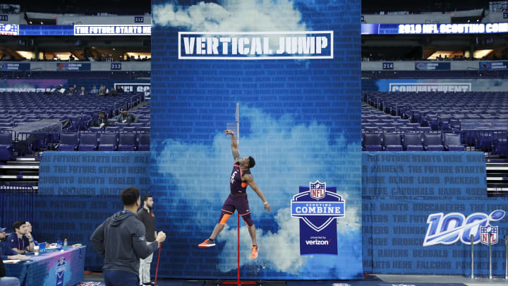 INDIANAPOLIS, IN – MARCH 01: Running back Damien Harris of Alabama competes in the vertical jump during day two of the NFL Combine at Lucas Oil Stadium on March 1, 2019 in Indianapolis, Indiana. (Photo by Joe Robbins/Getty Images)