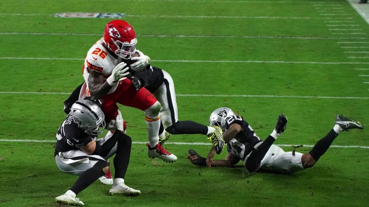 Raiders defense could not get the stop when needed Mandatory Credit: Kirby Lee-USA TODAY Sports