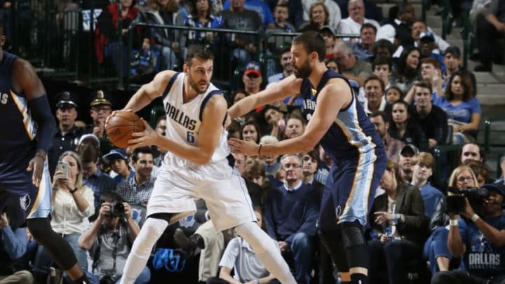 DALLAS, TX - NOVEMBER 18: Andrew Bogut