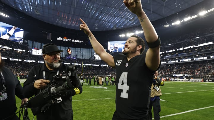 LAS VEGAS, NEVADA – DECEMBER 18: Derek Carr #4 of the Las Vegas Raiders celebrates after defeating the New England Patriots following an NFL football game between the Las Vegas Raiders and the New England Patriots at Allegiant Stadium on December 18, 2022 in Las Vegas, Nevada. (Photo by Michael Owens/Getty Images)