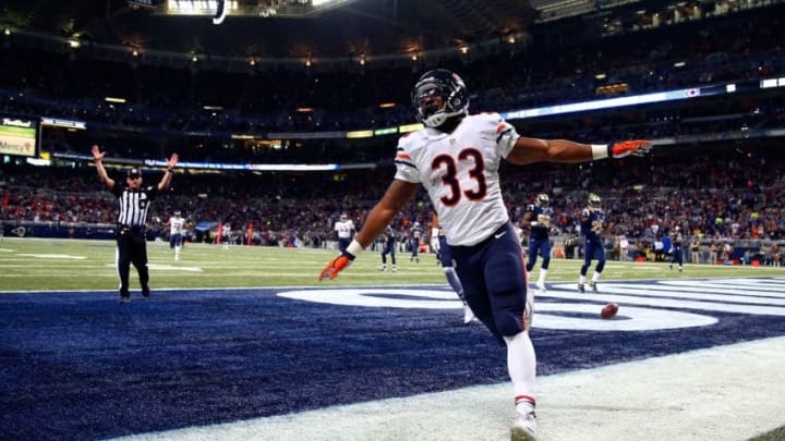 ST. LOUIS, MO - NOVEMBER 15: Jeremy Langford #33 of the Chicago Bears celebrates after scoring a touchdown in the second quarter against the St. Louis Rams at the Edward Jones Dome on November 15, 2015 in St. Louis, Missouri. (Photo by Dilip Vishwanat/Getty Images)