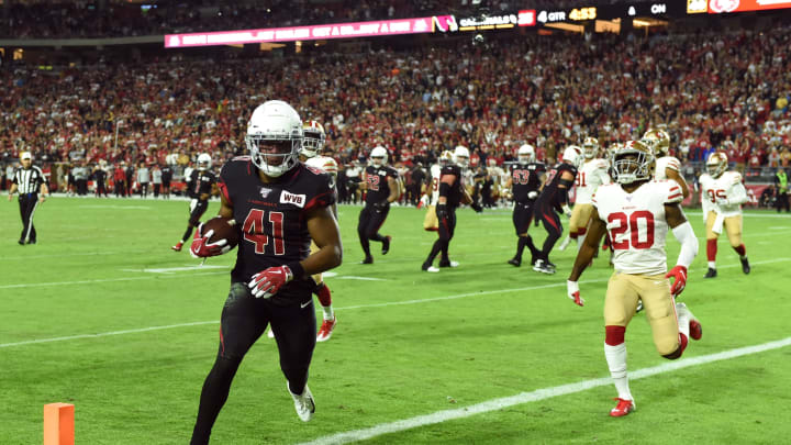 GLENDALE, ARIZONA – OCTOBER 31: Kenyan Drake #41 of the Arizona Cardinals scores a two point conversion during the fourth quarter against the San Francisco 49ers at State Farm Stadium on October 31, 2019 in Glendale, Arizona. 49ers won 28-25. (Photo by Norm Hall/Getty Images)