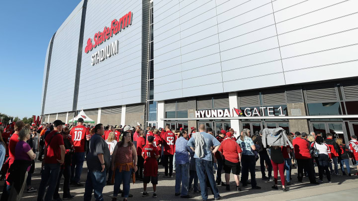 GLENDALE, ARIZONA – OCTOBER 31: Fans arrive to the NFL game between the San Francisco 49ers and the Arizona Cardinal at State Farm Stadium on October 31, 2019 in Glendale, Arizona. The 49ers defeated the Cardinals 28-25. (Photo by Christian Petersen/Getty Images)