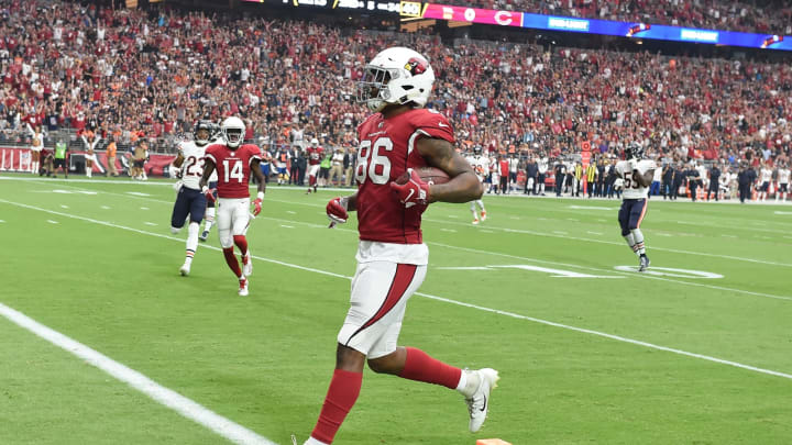 GLENDALE, AZ – SEPTEMBER 23: Ricky Seals-Jones #86 of the Arizona Cardinals scores a touchdown on a pass from Sam Bradford #9 against the Chicago Bears during the first quarter at State Farm Stadium on September 23, 2018 in Glendale, Arizona. (Photo by Norm Hall/Getty Images)