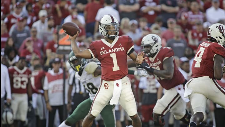 NORMAN, OK – SEPTEMBER 29: Quarterback Kyler Murray #1 of the Oklahoma Sooners looks to throw against the Baylor Bears at Gaylord Family Oklahoma Memorial Stadium on September 29, 2018 in Norman, Oklahoma. Oklahoma defeated Baylor 66-33. (Photo by Brett Deering/Getty Images)