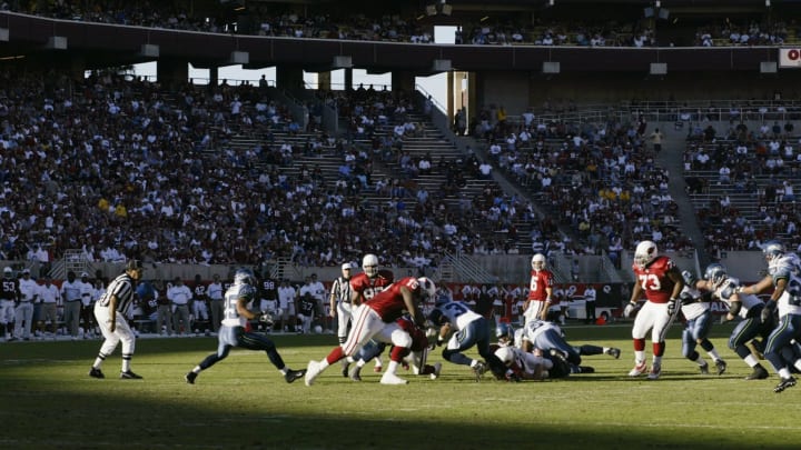 TEMPE, AZ – NOVEMBER 10: General view of the action during the NFL game between the Seattle Seahawks and the Arizona Cardinals on November 10, 2002 at Sun Devil Stadium in Tempe, Arizona. The Seahawks won 27-6. (Photo by Stephen Dunn/Getty Images)
