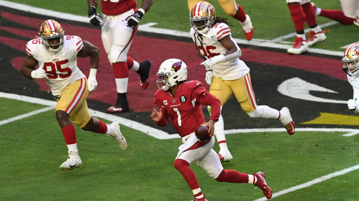 GLENDALE, ARIZONA – DECEMBER 26: Kyler Murray #1 of the Arizona Cardinals runs with the ball against the San Francisco 49ers at State Farm Stadium on December 26, 2020 in Glendale, Arizona. (Photo by Norm Hall/Getty Images)
