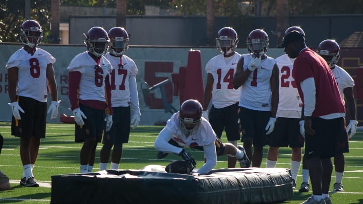 USC football players practice at Howard Jones Field. (Alicia de Artola/Reign of Troy)