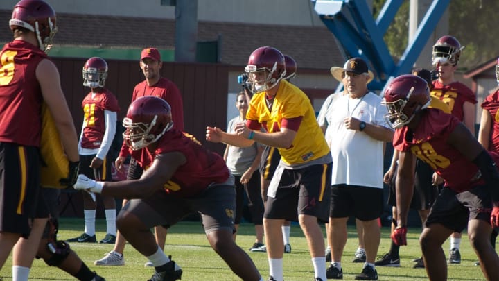 USC football players, including quarterback Sam Darnold, practice at Howard Jones Field. (Alicia de Artola/Reign of Troy)