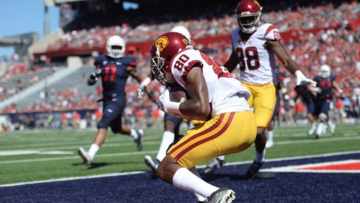 Oct 15, 2016; Tucson, AZ, USA; USC Trojans wide receiver Deontay Burnett (80) makes a touchdown catch against the Arizona Wildcats during the first half at Arizona Stadium. Mandatory Credit: Joe Camporeale-USA TODAY Sports