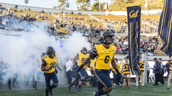 BERKELEY, CA - NOVEMBER 09: California Golden Bears safety Jaylinn Hawkins (6) enters the field with fellow teammates at the beginning of the game between the Washington State Cougars and the California Golden Bears on Saturday, November 09, 2019 at Memorial Stadium in Berkeley, California. (Photo by Douglas Stringer/Icon Sportswire via Getty Images)