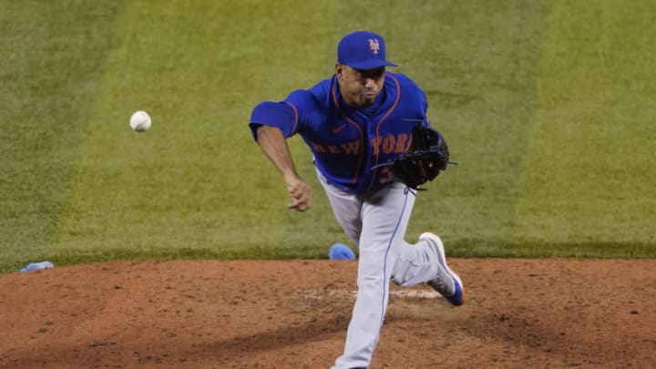 MIAMI, FLORIDA - AUGUST 18: Edwin Diaz #39 of the New York Mets delivers a pitch in the ninth inning against the Miami Marlins at Marlins Park on August 18, 2020 in Miami, Florida. (Photo by Mark Brown/Getty Images)