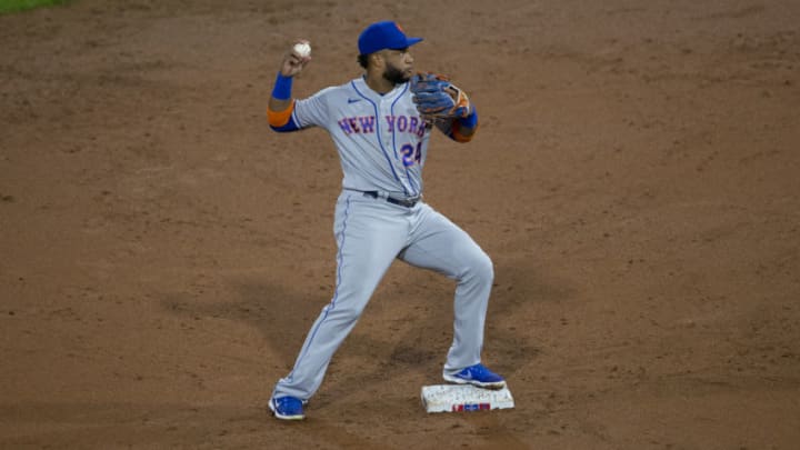 PHILADELPHIA, PA - SEPTEMBER 15: Robinson Cano #24 of the New York Mets throws the ball to first base against the Philadelphia Phillies at Citizens Bank Park on September 15, 2020 in Philadelphia, Pennsylvania. The Phillies defeated the Mets 4-1. (Photo by Mitchell Leff/Getty Images)