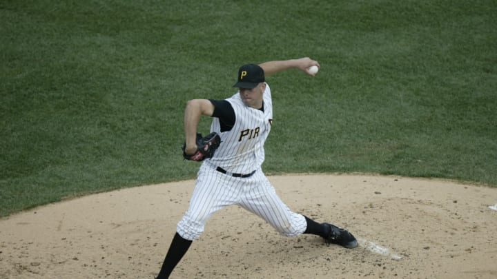 PITTSBURGH – SEPTEMBER 18: Pitcher Oliver Perez #48 of the Pittsburgh Pirates pitches against the Cincinnati Reds at PNC Park on September 18, 2005 in Pittsburgh, Pennsylvania. The Pirates defeated the Reds 9-7. (Photo by George Gojkovich/Getty Images)