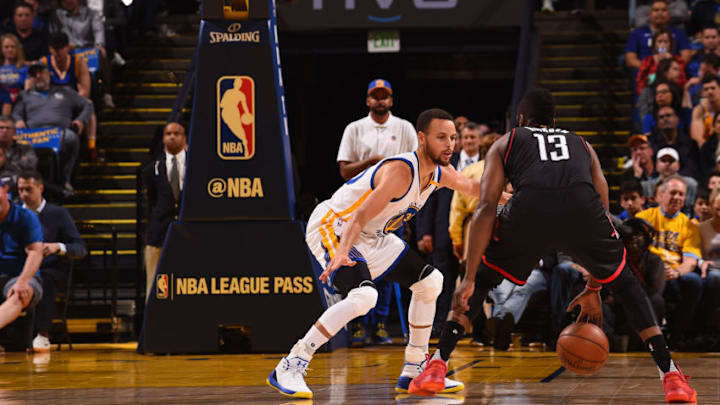 OAKLAND, CA - MARCH 31: Stephen Curry OAKLAND, CA - MARCH 31: Stephen Curry