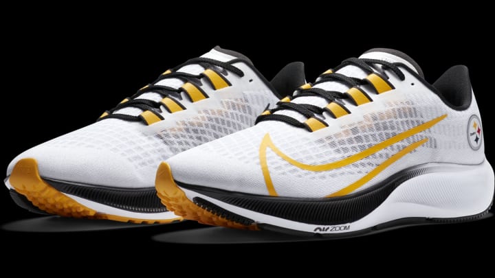 These new Pittsburgh Steelers Nike shoes are awesome