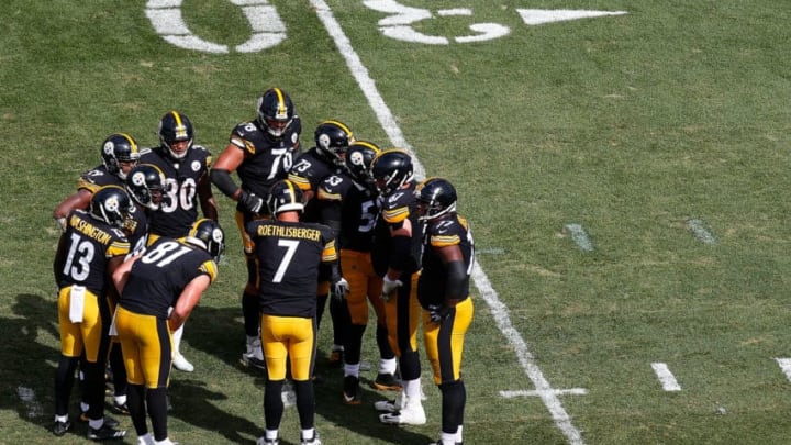 PITTSBURGH, PA - SEPTEMBER 16: Ben Roethlisberger #7 of the Pittsburgh Steelers talks to teammates in the huddle in the second half during the game against the Kansas City Chiefs at Heinz Field on September 16, 2018 in Pittsburgh, Pennsylvania. (Photo by Justin K. Aller/Getty Images)