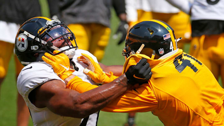 Najee Harris #22 of the Pittsburgh Steelers in action against Robert Spillane #41. (Photo by Justin K. Aller/Getty Images)