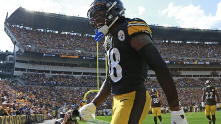 Diontae Johnson #18 of the Pittsburgh Steelers in action against the New England Patriots on September 18, 2022 at Acrisure Stadium in Pittsburgh, Pennsylvania. (Photo by Justin K. Aller/Getty Images)