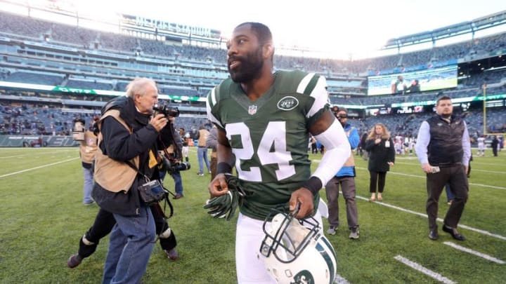 Jan 1, 2017; East Rutherford, NJ, USA; New York Jets corner back Darrelle Revis (24) runs off the field after a game against the Buffalo Bills at MetLife Stadium. Mandatory Credit: Brad Penner-USA TODAY Sports