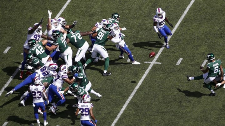 EAST RUTHERFORD, NJ - SEPTEMBER 8: Kaare Vedvik #6 of the New York Jets misses a wild goal against the Buffalo Bills during their game at MetLife Stadium on September 8, 2019 in East Rutherford, New Jersey. (Photo by Jeff Zelevansky/Getty Images)
