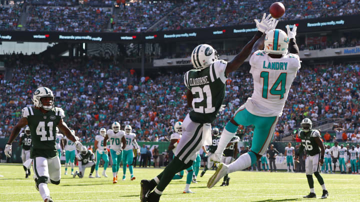 EAST RUTHERFORD, NJ – SEPTEMBER 24: Morris Claiborne #21 of the New York Jets break up a pass intended for Jarvis Landry #14 of the Miami Dolphins during the second half of an NFL game at MetLife Stadium on September 24, 2017 in East Rutherford, New Jersey. The New York Jets defeated the Miami Dolphins 20-6.(Photo by Al Bello/Getty Images)