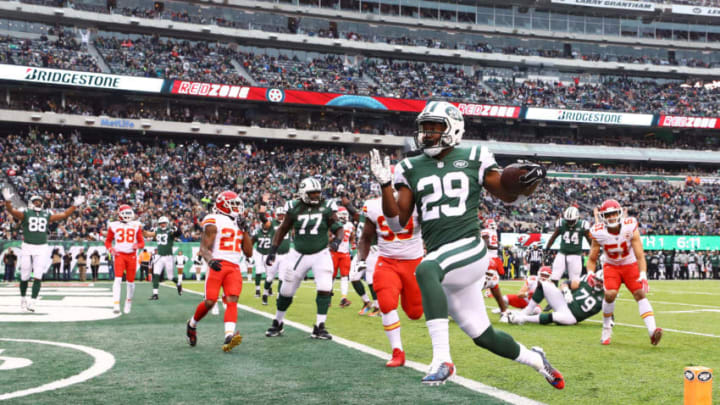 EAST RUTHERFORD, NJ - DECEMBER 03: Bilal Powell #29 of the New York Jets scores a touchdown in the first quarter during their game at MetLife Stadium on December 3, 2017 in East Rutherford, New Jersey. (Photo by Al Bello/Getty Images)