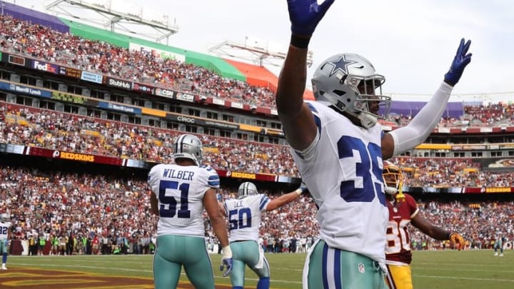 Sep 18, 2016; Landover, MD, USA; Dallas Cowboys cornerback Brandon Carr (39) celebrates after the Cowboys