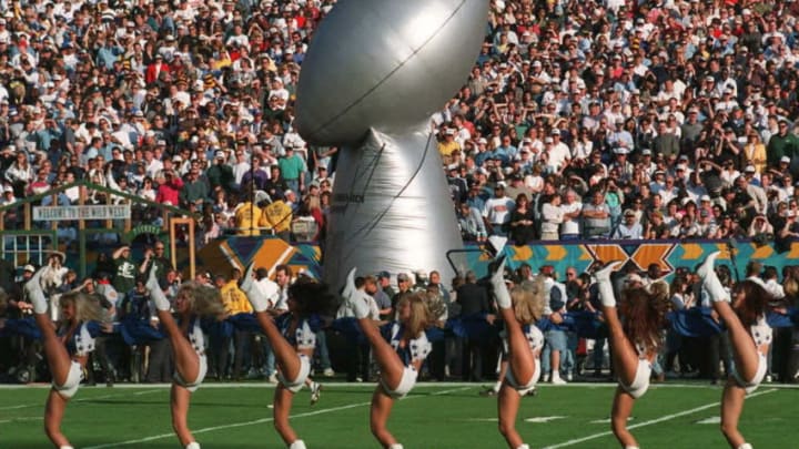 Dallas Cowboys cheerleaders (CHRIS WILKINS/AFP via Getty Images)